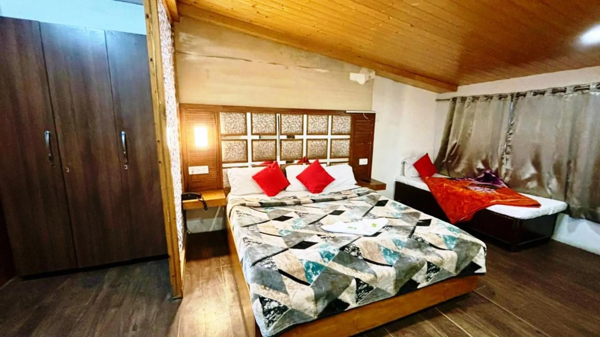 Hotel Ganga Near Mall Road Shimla 2*,  India